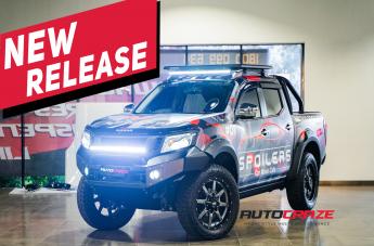 NISSAN NAVARA MO970 GLOSS GREY CENTRE WITH BLACK LIP
